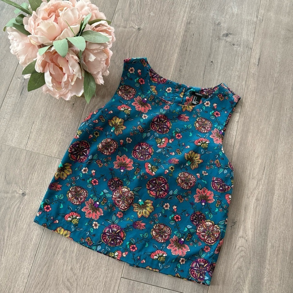 💐 Forever 21 Teal Floral Button Back Sleeveless Crop Top‎